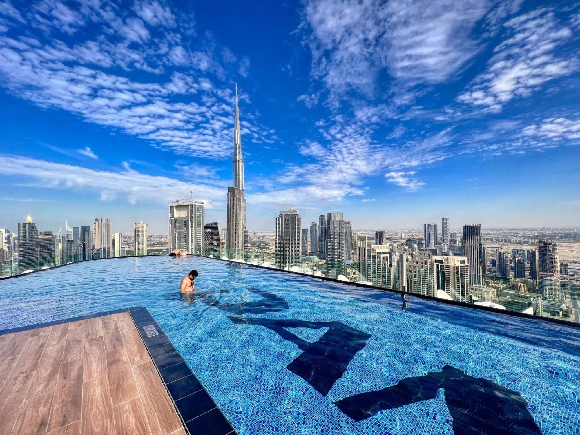 Infinity Pool & Burj Khalifa View L Luxe Paramount Dubaï Extérieur photo